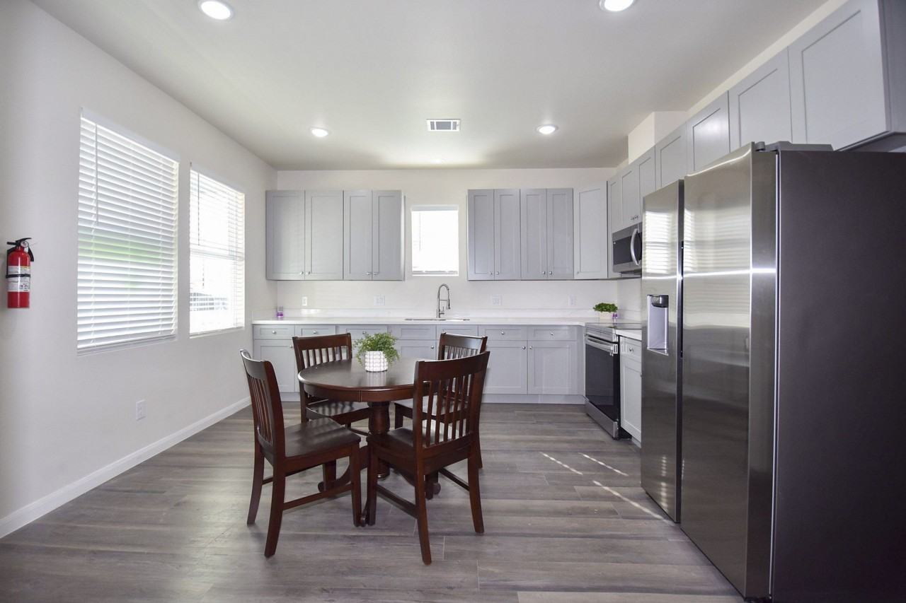 Broyles St - Photo 4 of 12