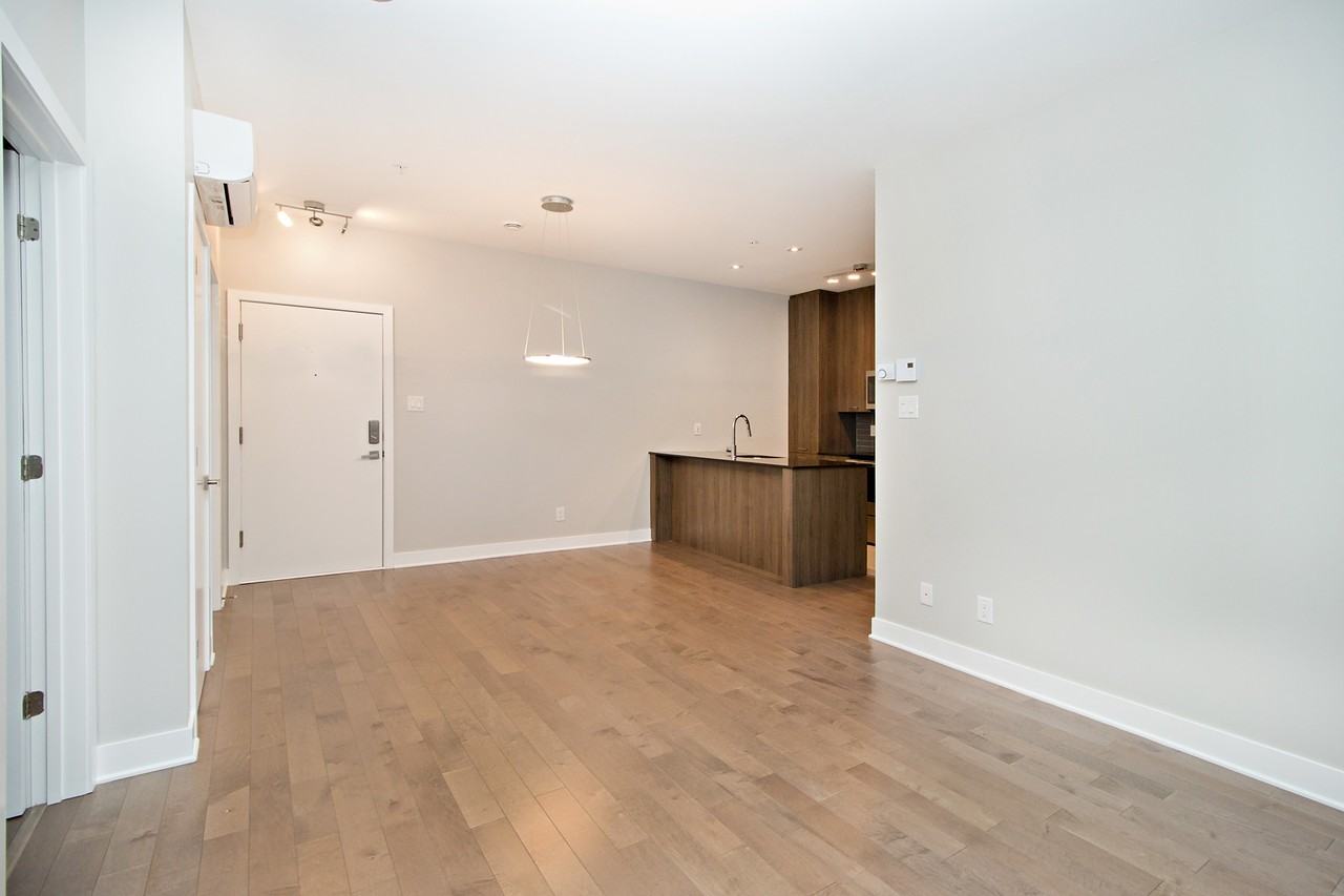 2350 Avenue Aird #309 - Photo 3 of 18