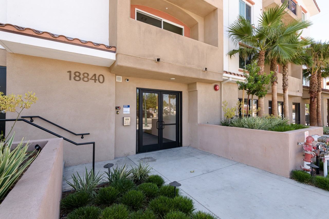 Sherman Way Luxury Apartment Homes - Photo 2 of 31