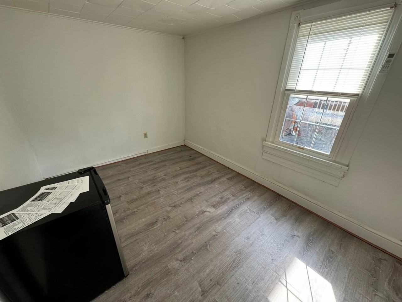 128 S Main St - Photo 2 of 5