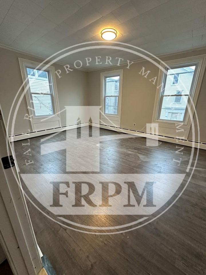 197 Rodman St - Photo 2 of 8