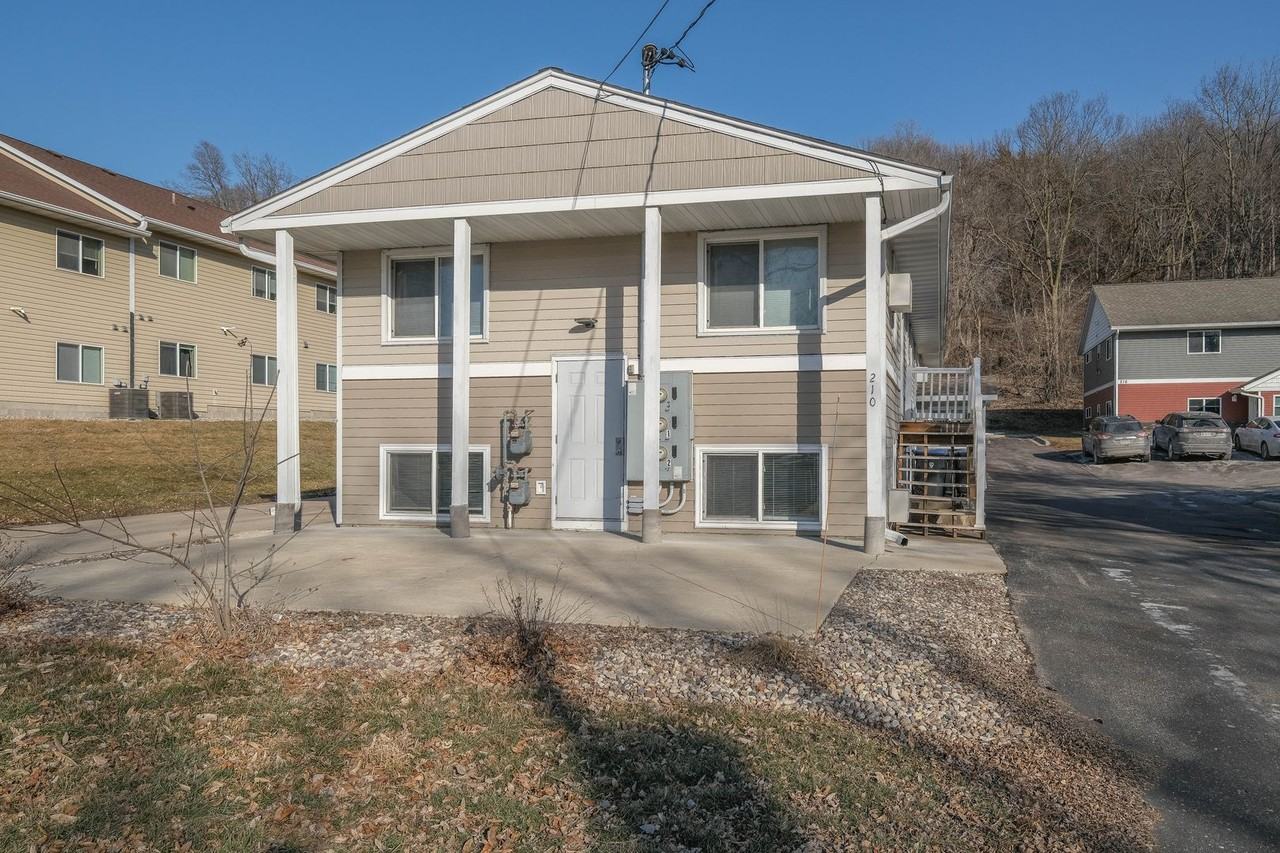 210 James Ave - Photo 2 of 26