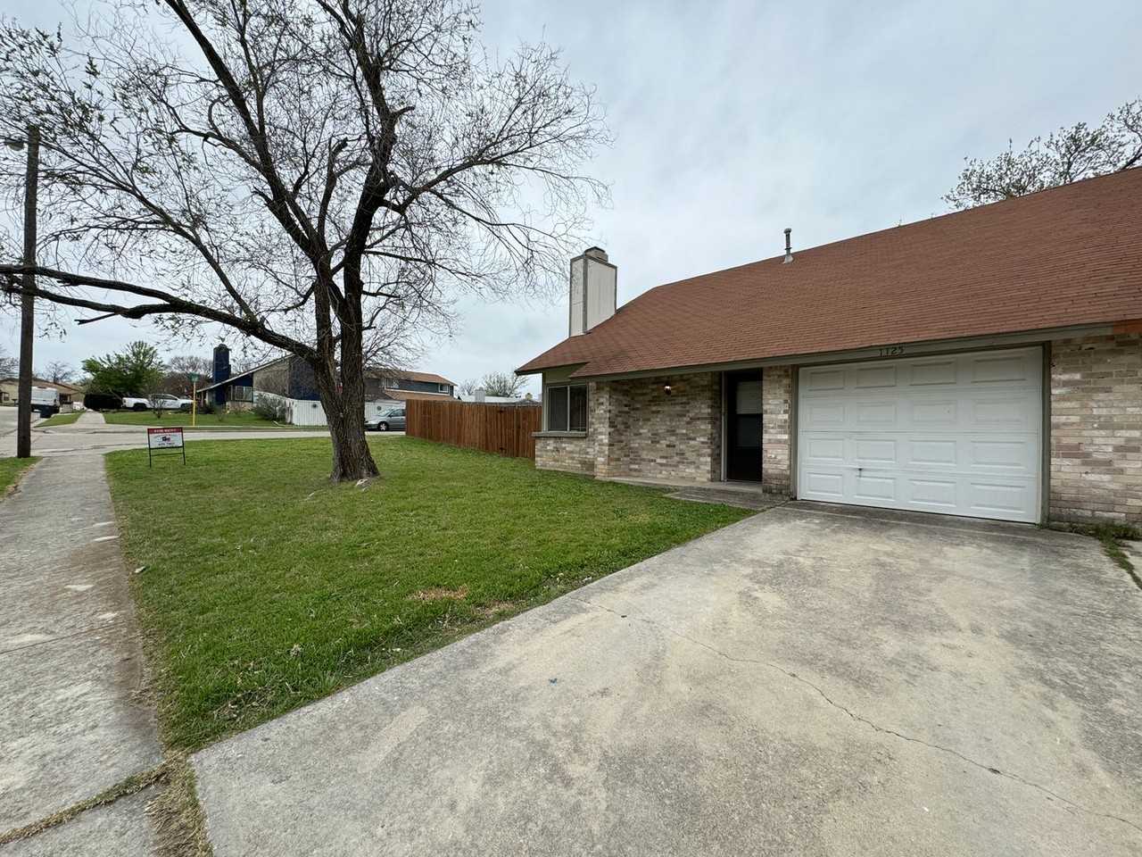 1125 Royal Crest Dr - Photo 2 of 45
