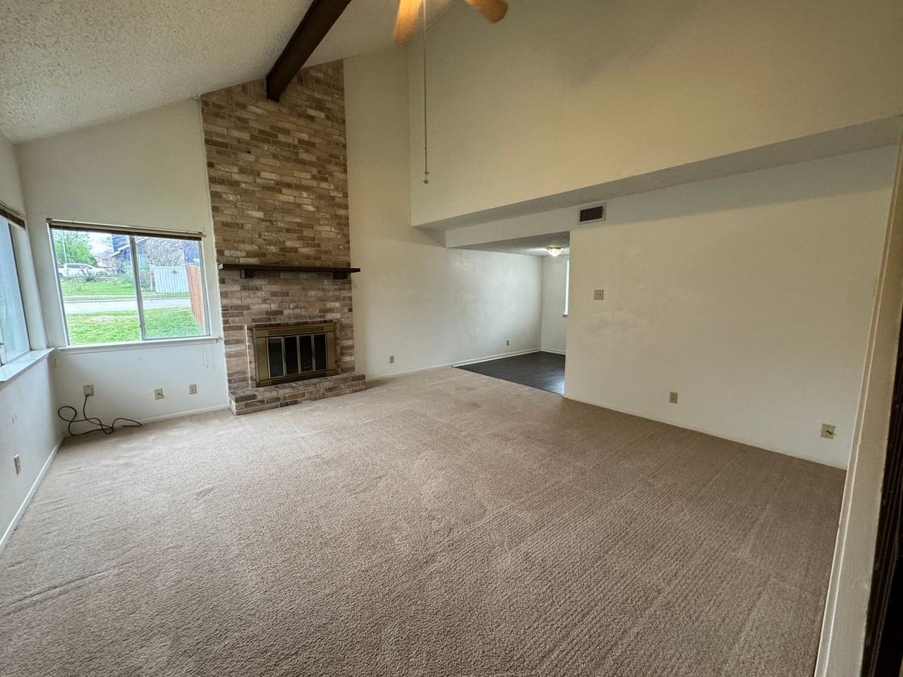 1125 Royal Crest Dr - Photo 6 of 45
