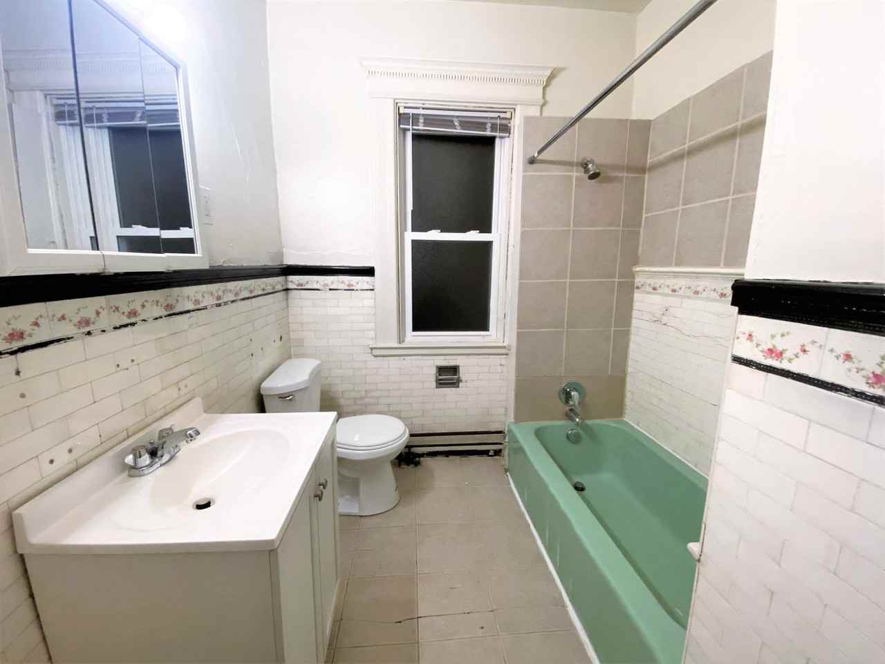 Bloomfield - Photo 5 of 16