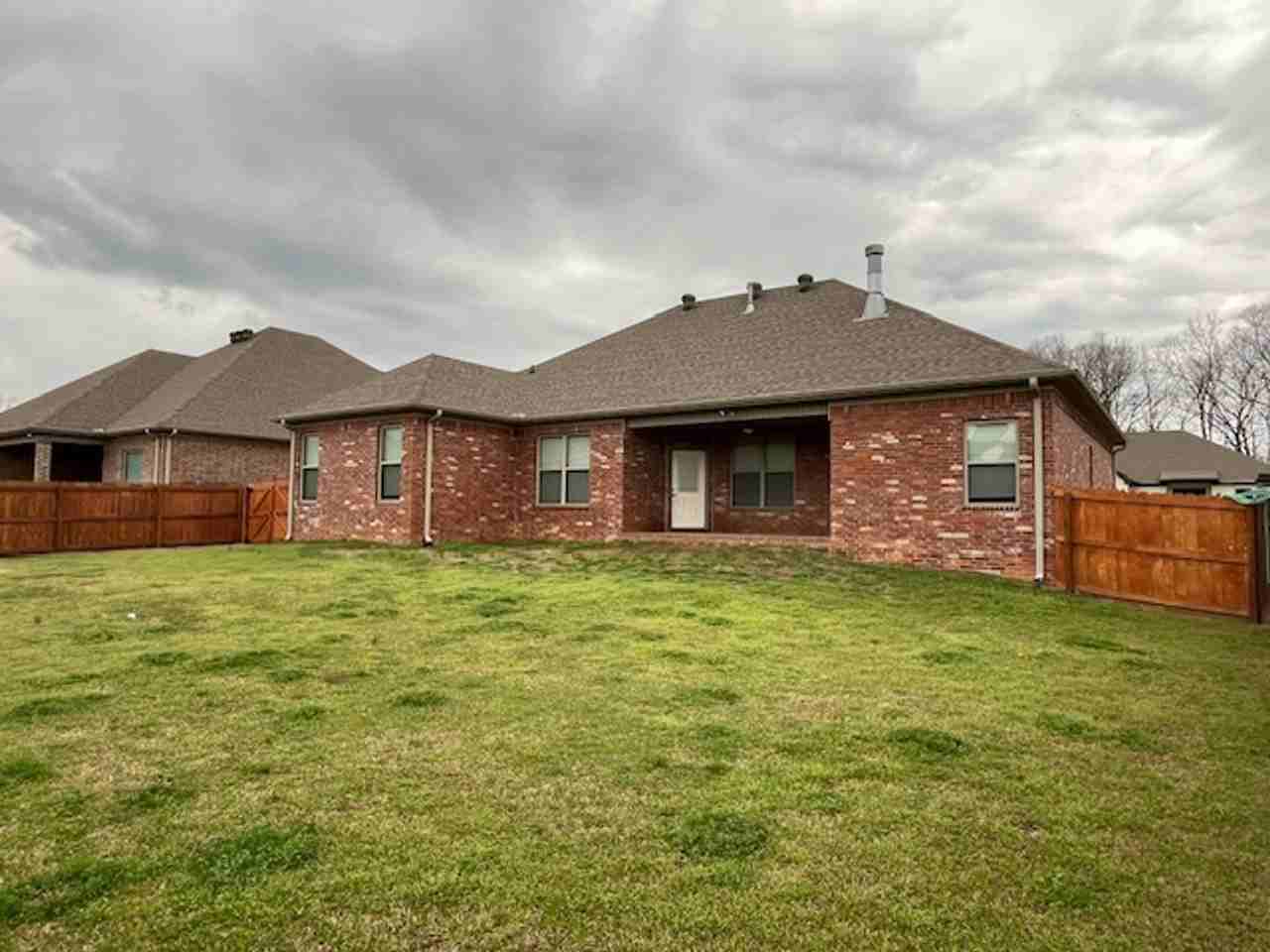9317 Oak Forest Ln - Photo 5 of 41