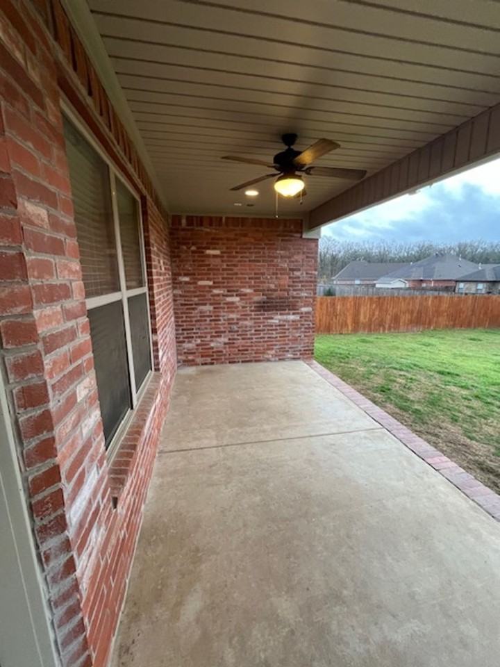 9317 Oak Forest Ln - Photo 7 of 41