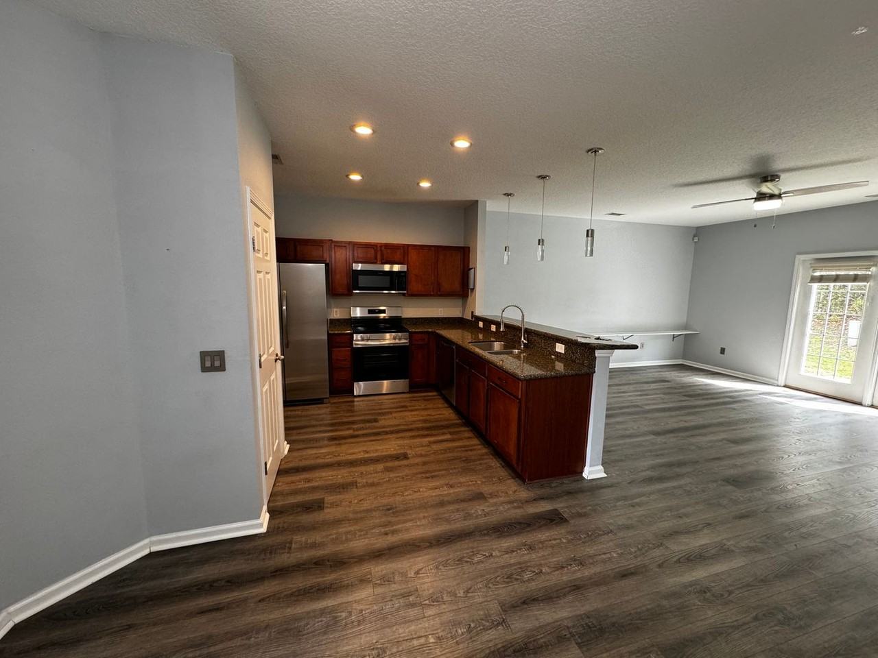 950 Canyon Oak Loop - Photo 3 of 17