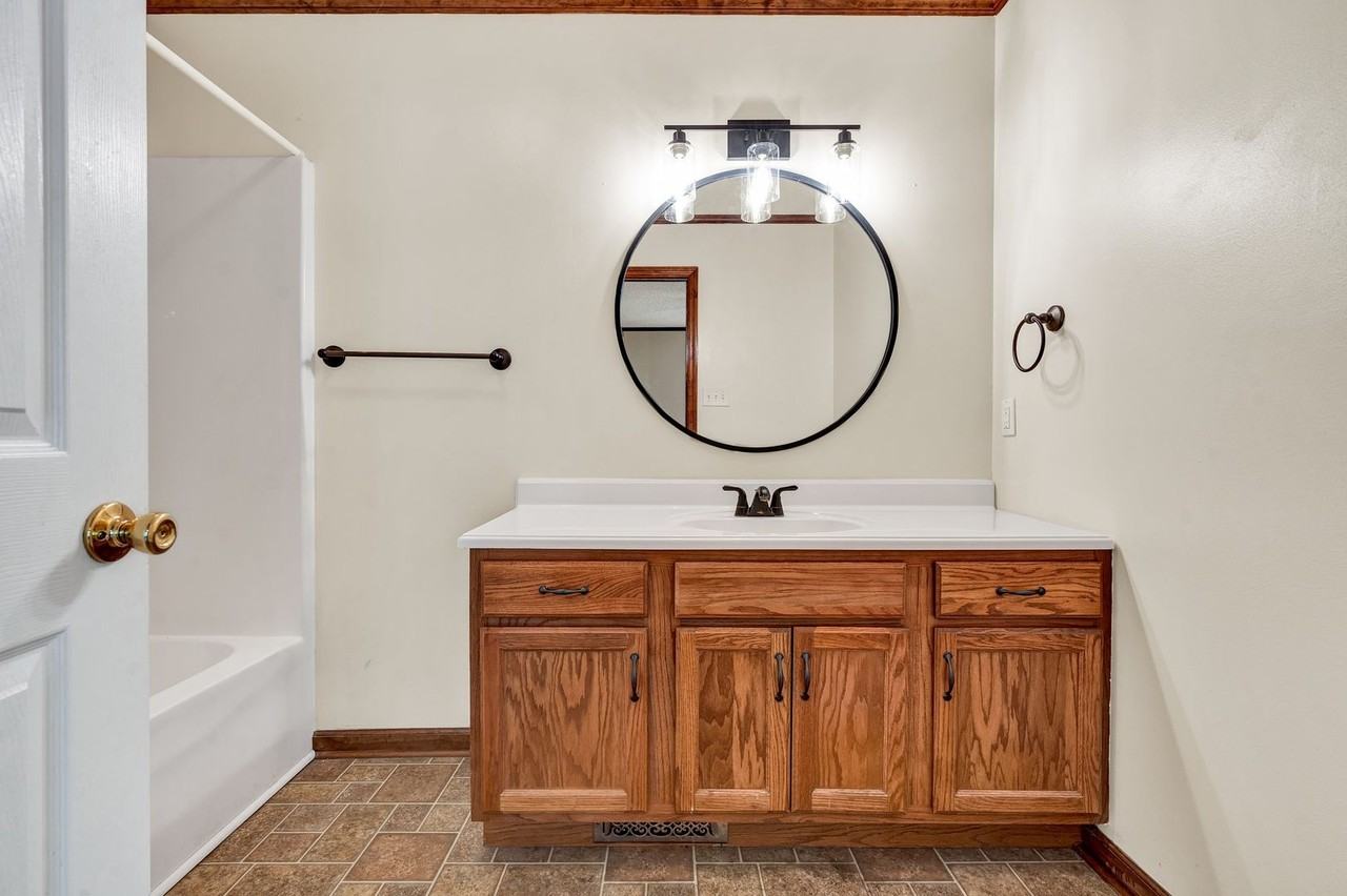 111 Chestnut Oak Dr Sw - Photo 4 of 25