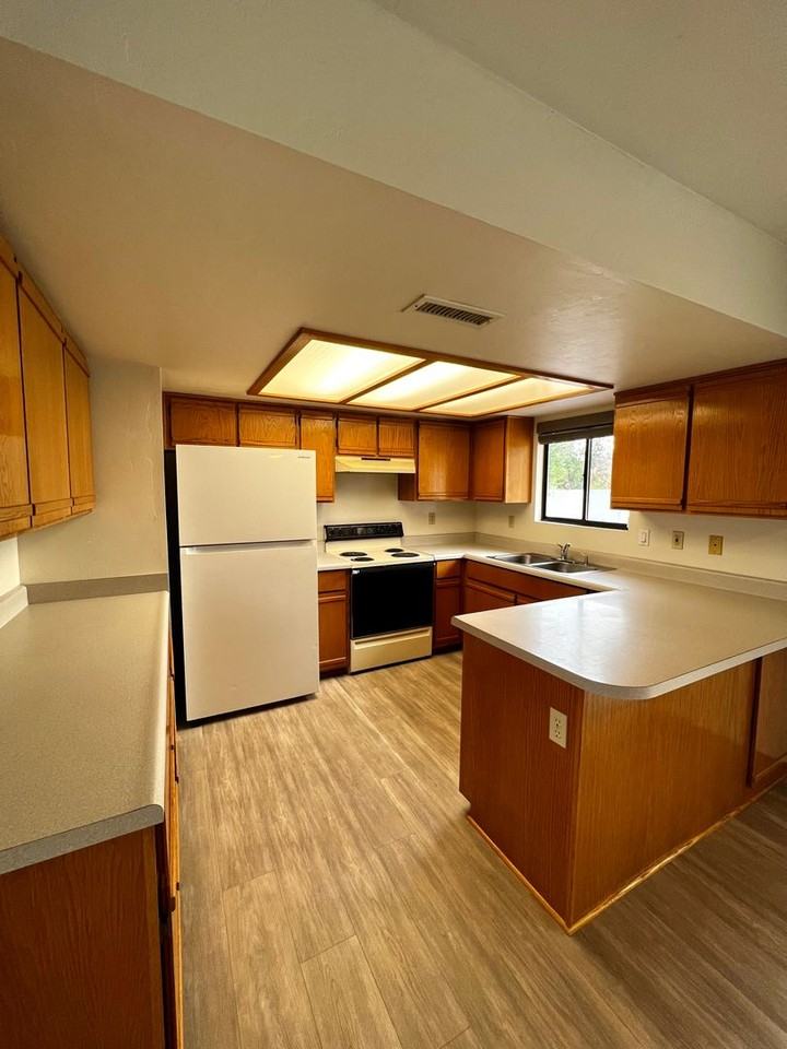 8121 E Barbara Rd - Photo 3 of 17