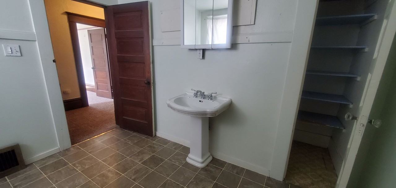 1506 Ellis St - Photo 7 of 20