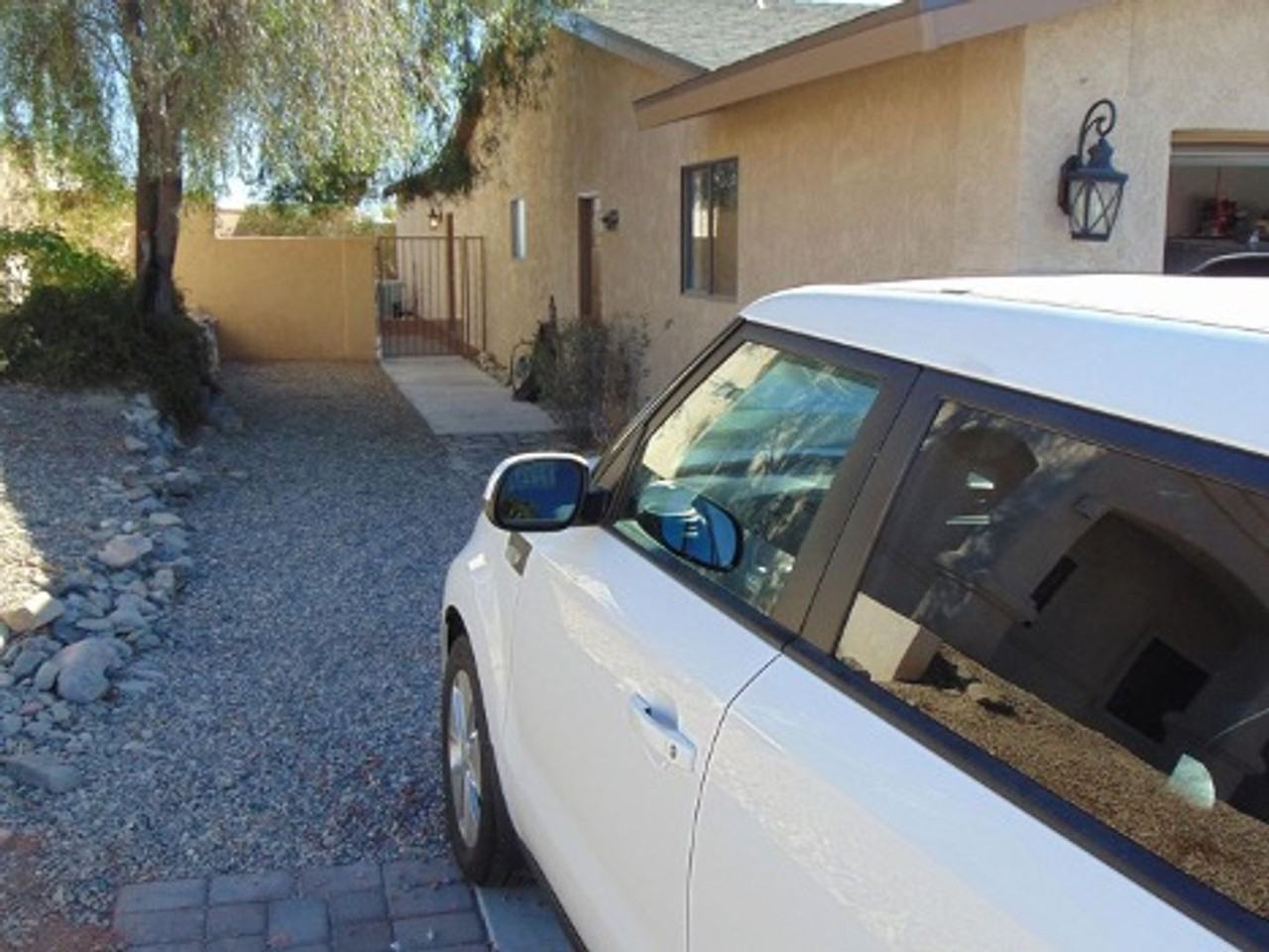 2592 Beverly Glen Dr - Photo 5 of 23