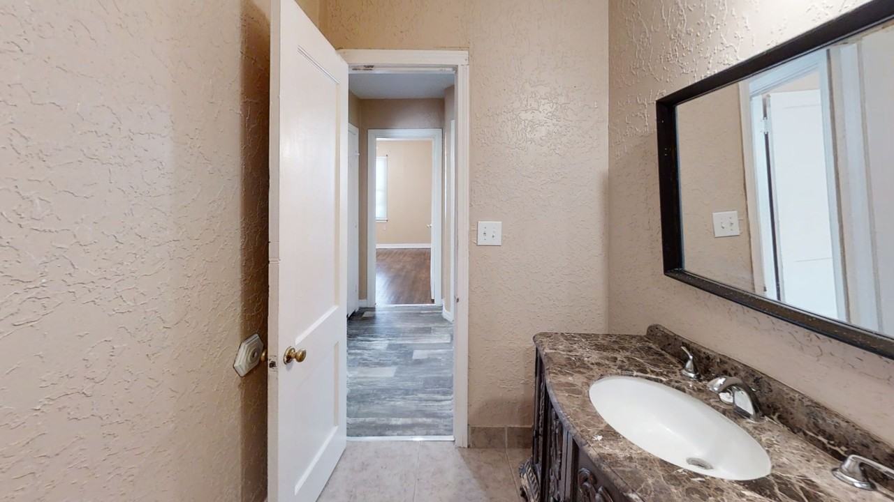 100 S Houston Ave - Photo 5 of 13