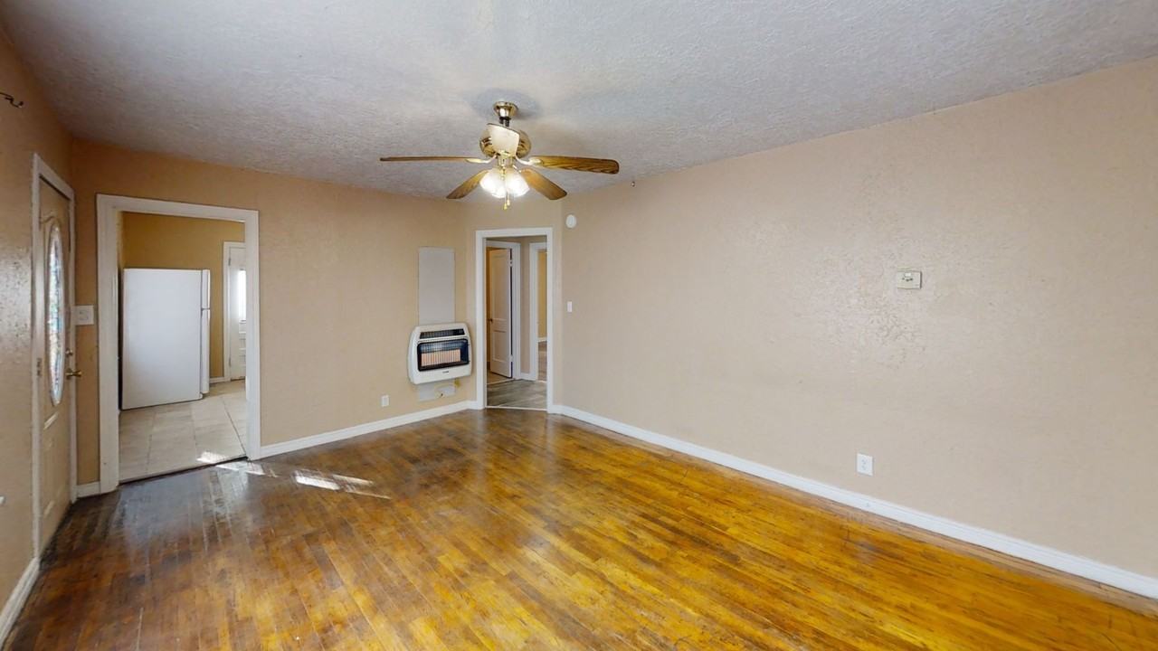 100 S Houston Ave - Photo 6 of 13