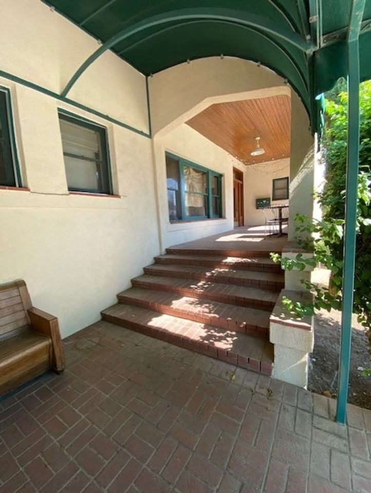 1927 & 1929 D Street Apartments - Photo 3 of 19