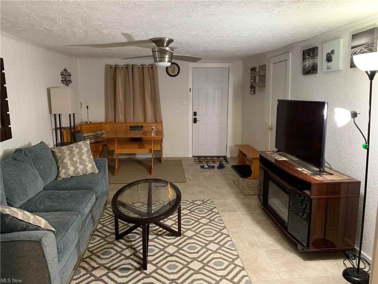 2512 Nash St - Photo 2 of 8