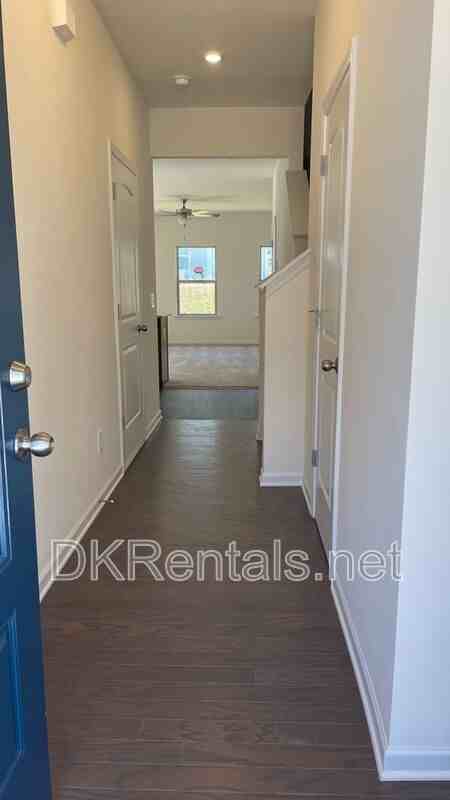 135 Bryon Ln - Photo 4 of 33