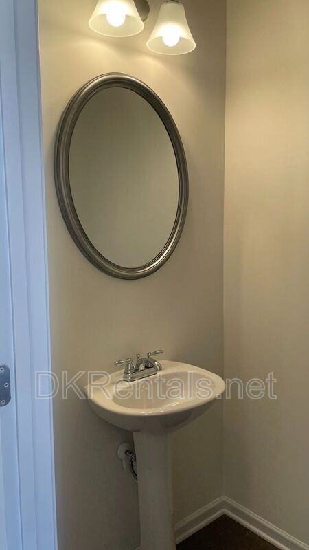 135 Bryon Ln - Photo 5 of 33