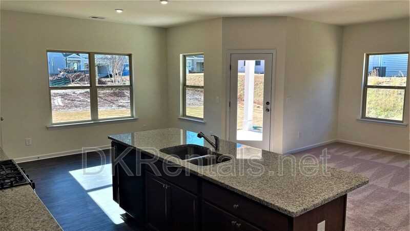 135 Bryon Ln - Photo 6 of 33