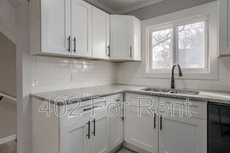 4922 N 35th St - Photo 3 of 25