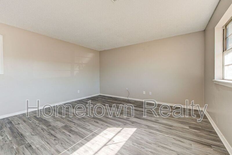 333 Nw 90th St - Photo 4 of 28