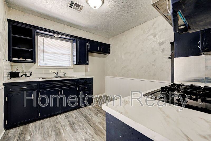 333 Nw 90th St - Photo 7 of 28