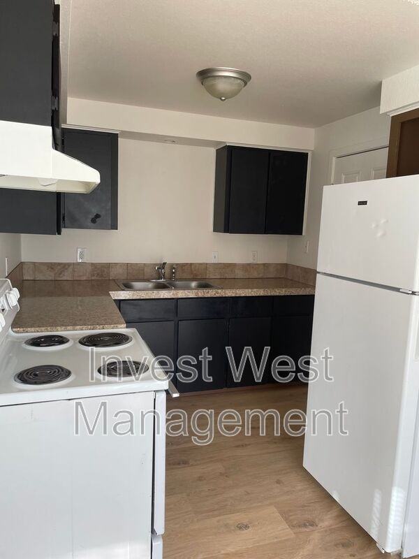 2731 H St #2731 - Photo 3 of 8