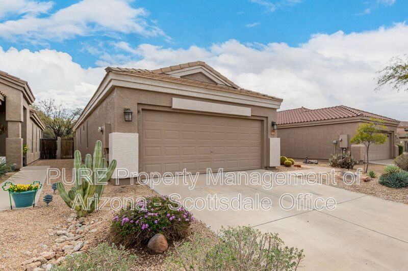 33225 N 43rd St - Photo 2 of 20