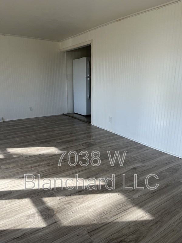 1911 E Broomfield Rd #A - Photo 2 of 12