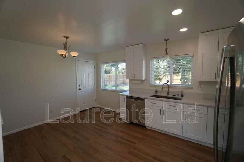 1155 Fern St - Photo 4 of 19