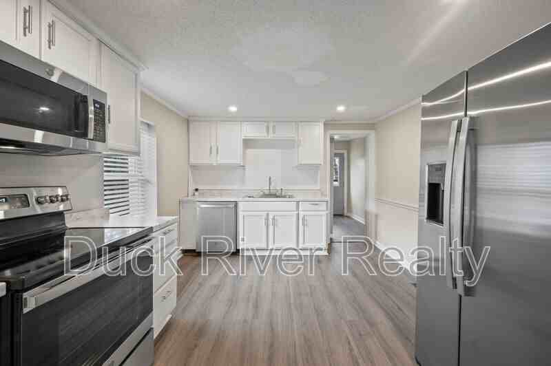 317 E 17th St - Photo 4 of 16