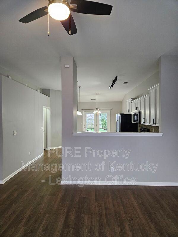 688 Estrella Dr - Photo 6 of 23