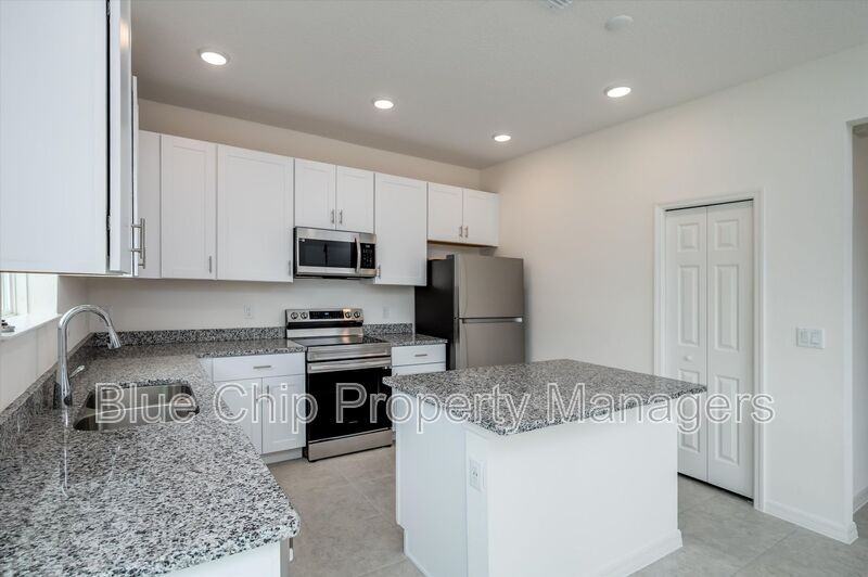 34202 Rogallo Ln - Photo 7 of 33