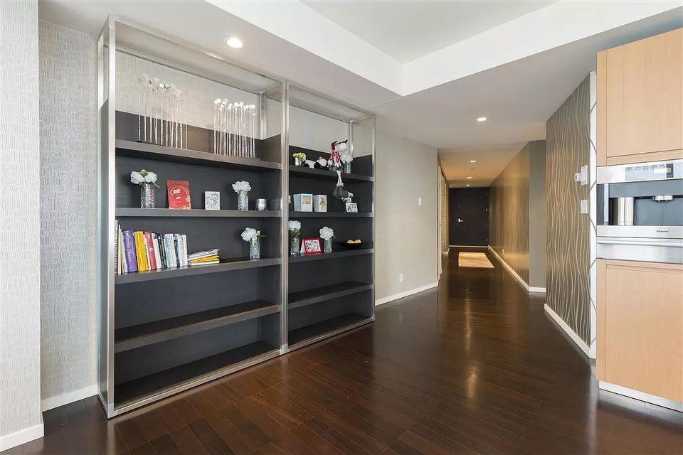 1011 West Cordova Street #4305 - Photo 6 of 34