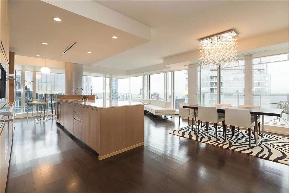 1011 West Cordova Street #4305 - Photo 7 of 34