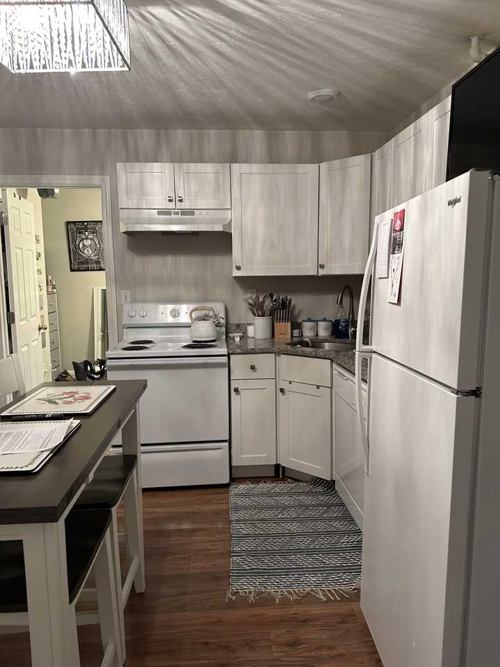 220 Hanover St #15 - Photo 3 of 24