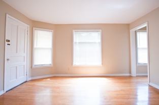 8/1-$1745 – 3 BR with Laundry, Upper Flat Close to Lakefront and UWM - 2431 N Farwell - Photo 1 of 1