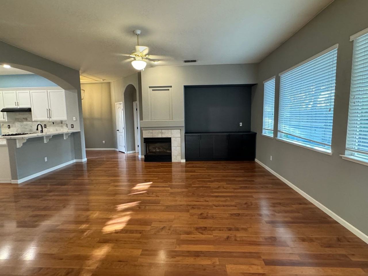 117 Austen Ct - Photo 2 of 16