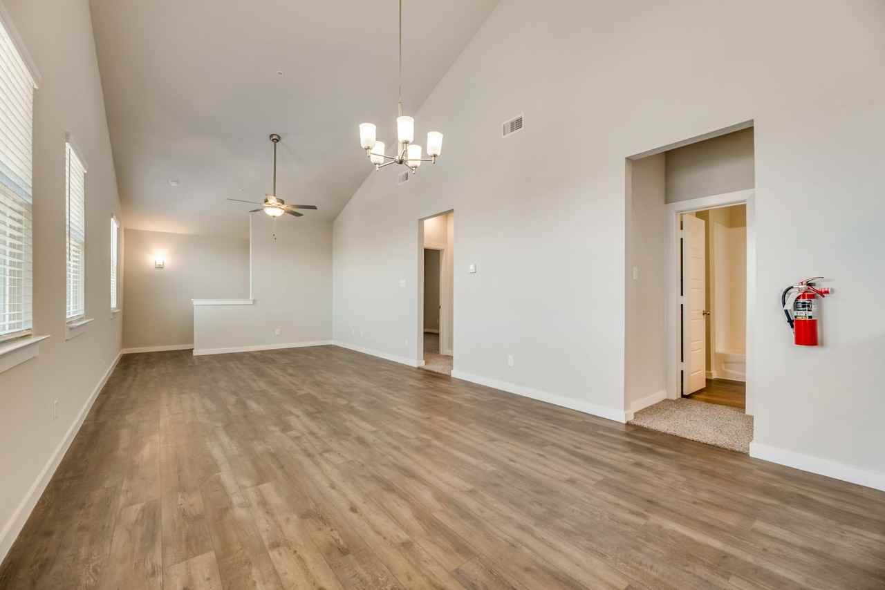 663 Wheatfield Dr - Photo 6 of 20