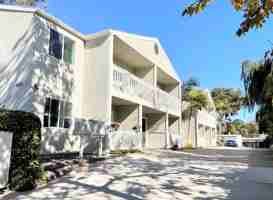 featured image of 1435 N Vulcan Ave