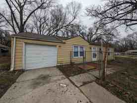 6118 Everett Ave - Photo 1 of 1