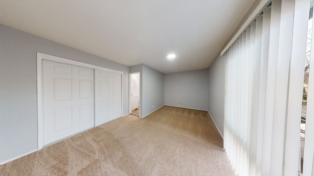 949 35th Street - Photo 3 of 9