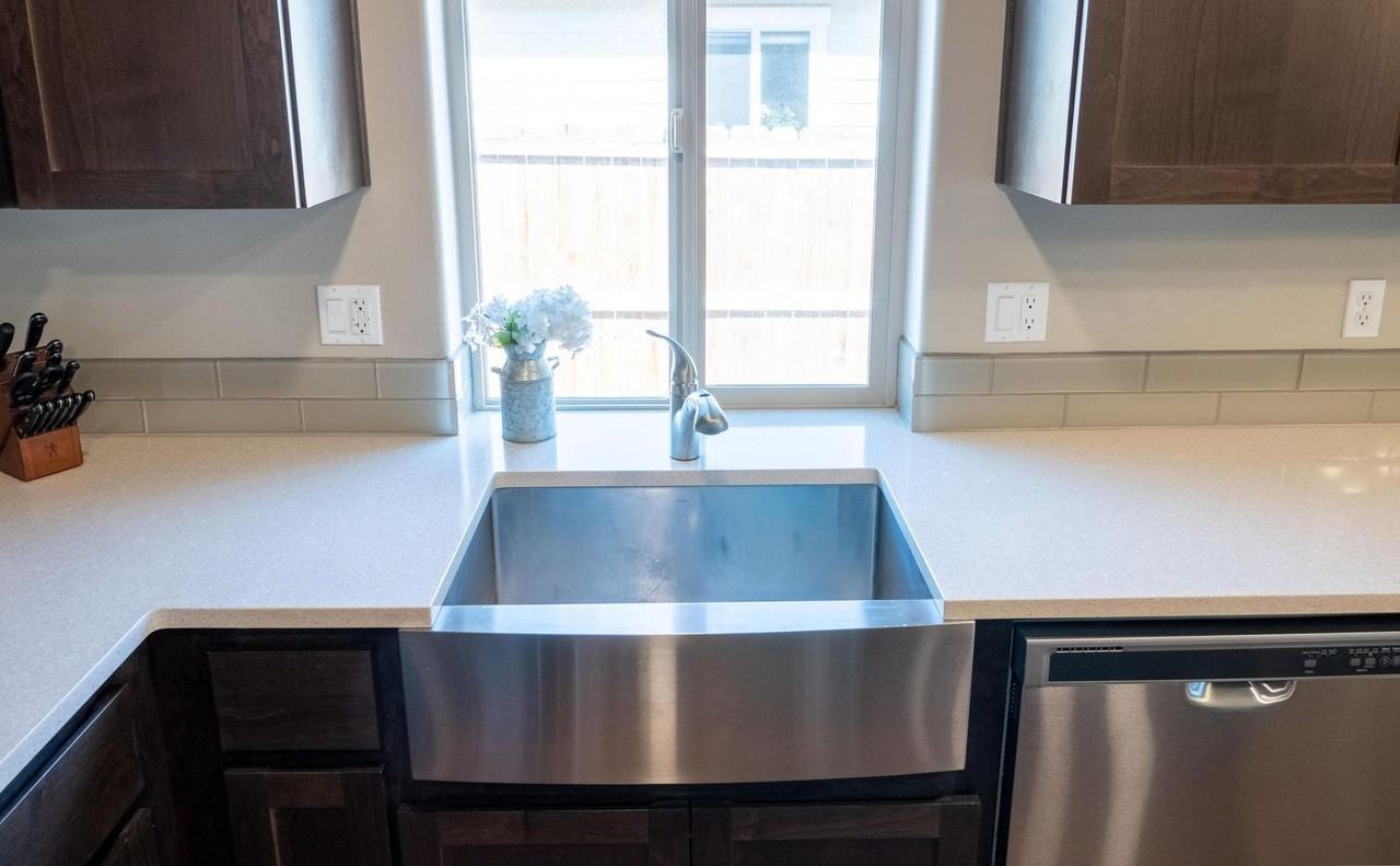612 Nw 25th St - Photo 4 of 20
