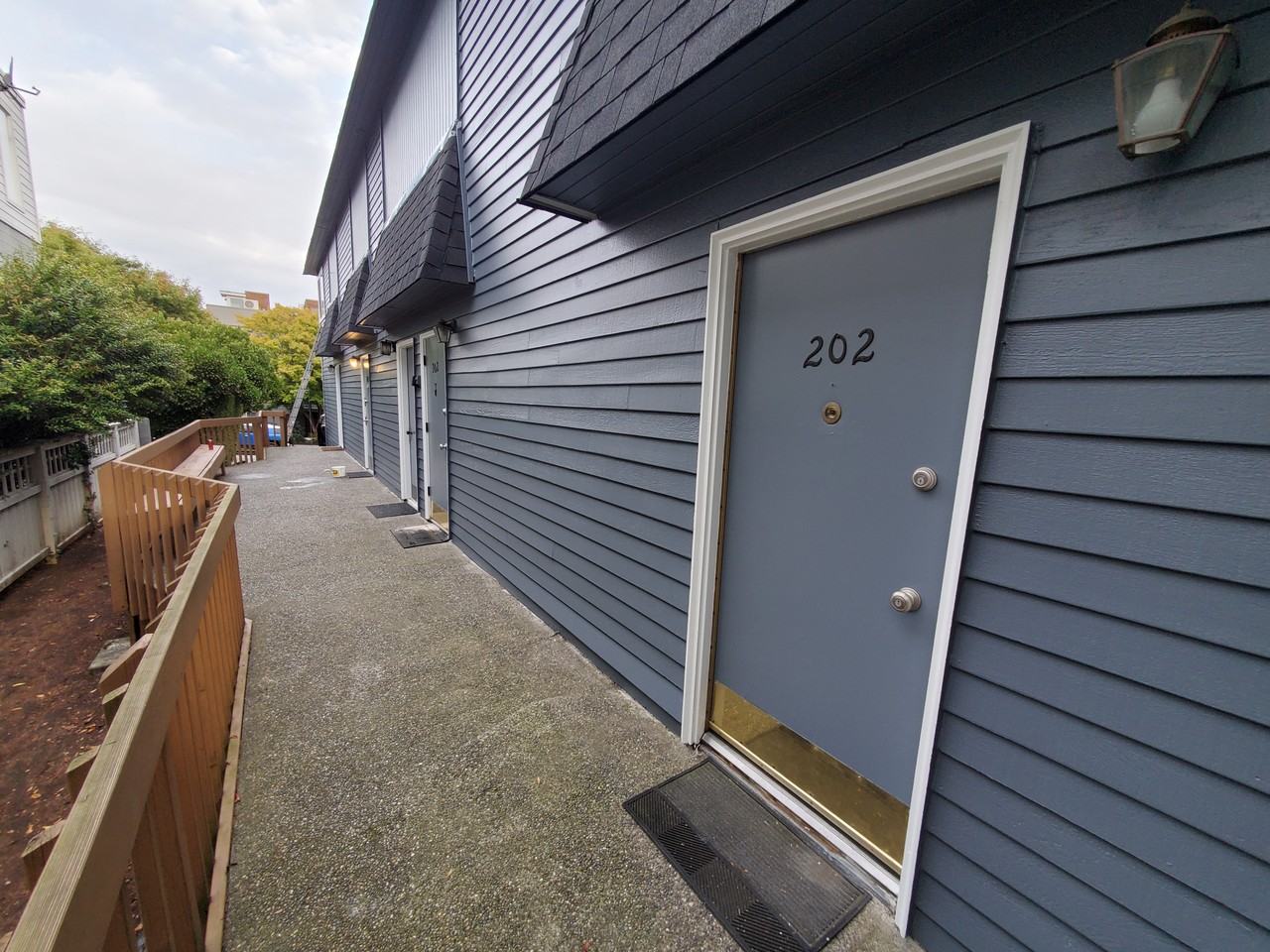 Cindy Manor - Photo 4 of 14