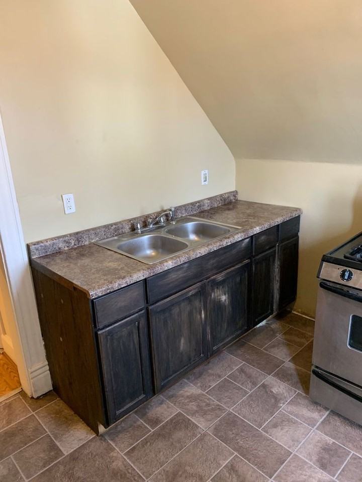 1029-1033 Washington Ave. (3 Unit) - Photo 2 of 8