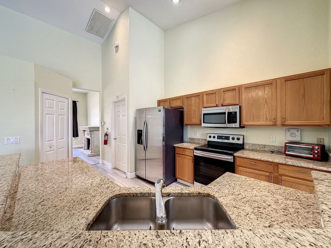 218 N Hampton Dr - Photo 6 of 50