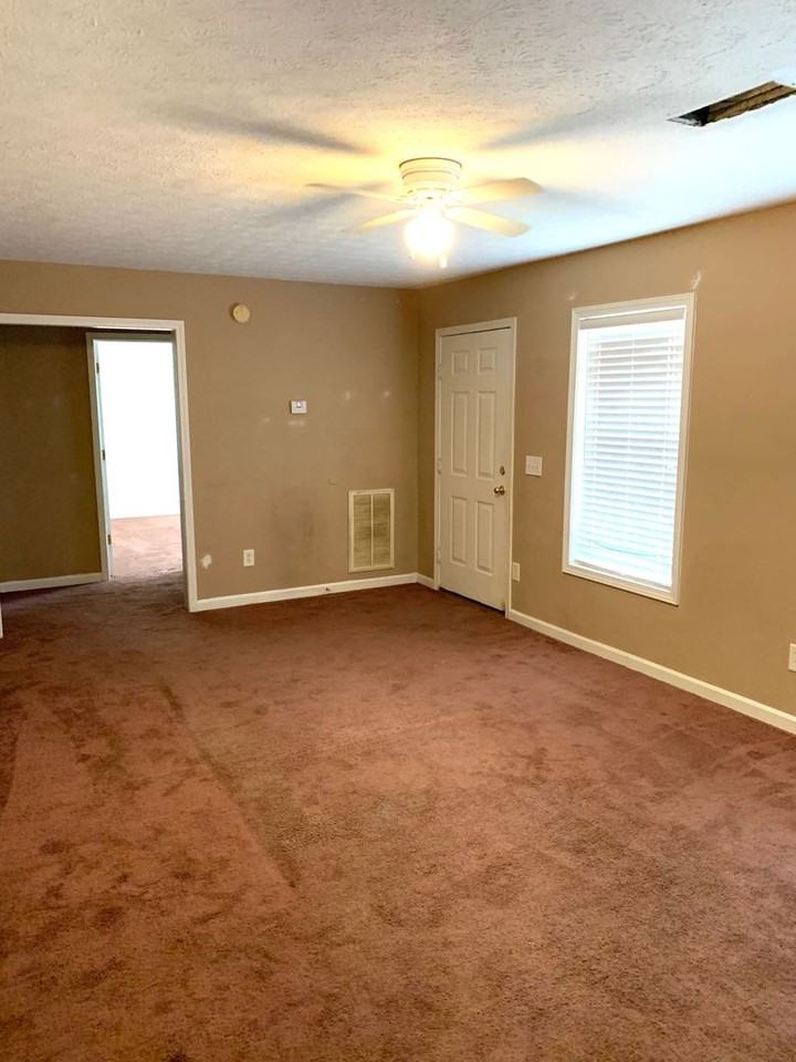 1951 Rockledge Court - Photo 3 of 7