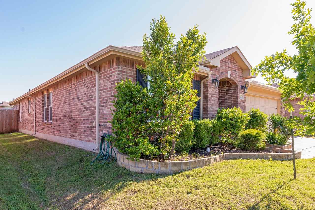 3240 Sadie Trl - Photo 2 of 33