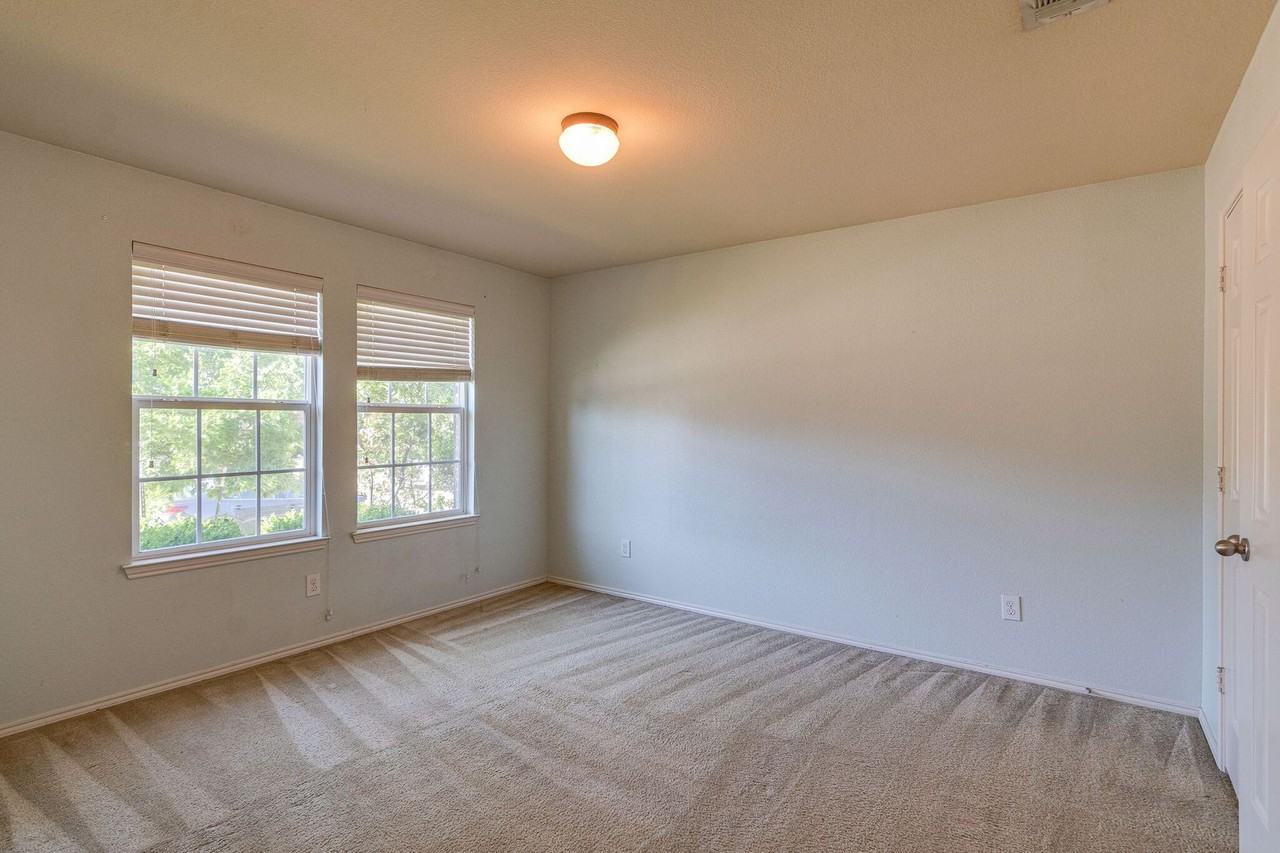 3240 Sadie Trl - Photo 6 of 33