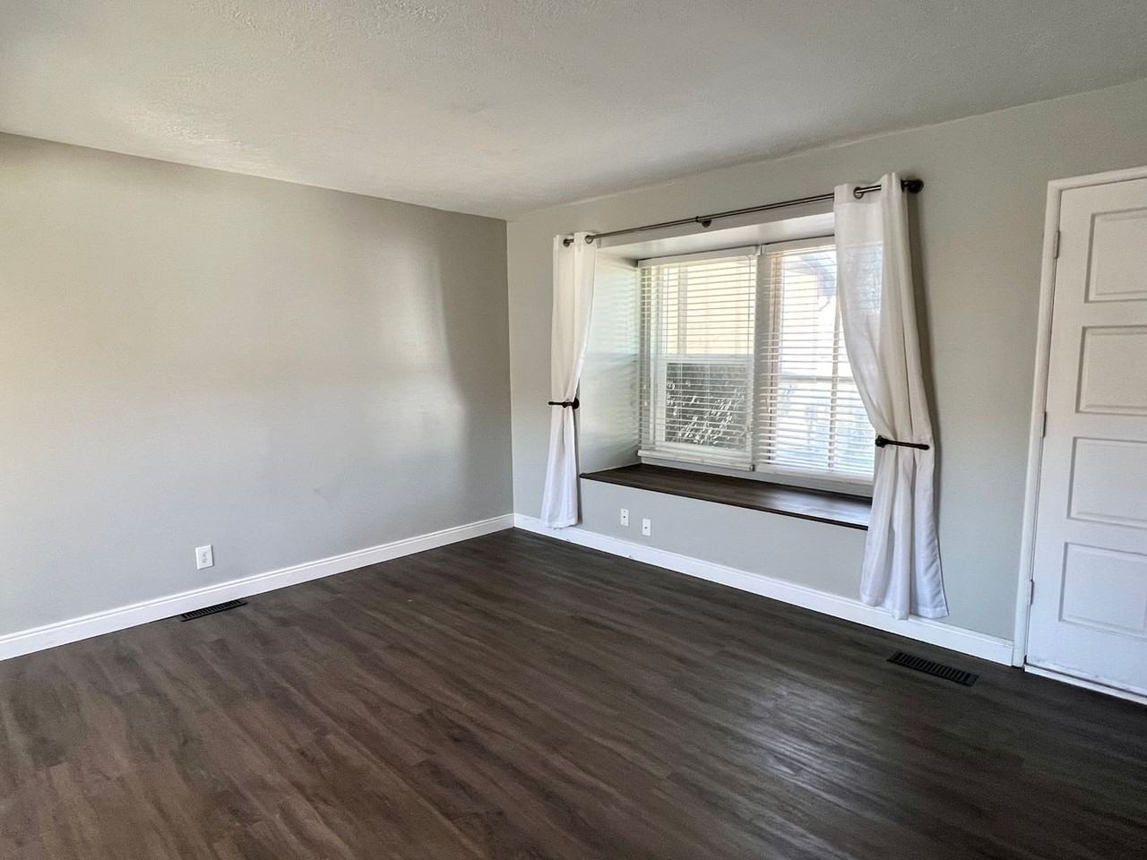 43 S Santa Rosa Pl - Photo 3 of 24